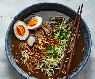 Ramen z boczniakami